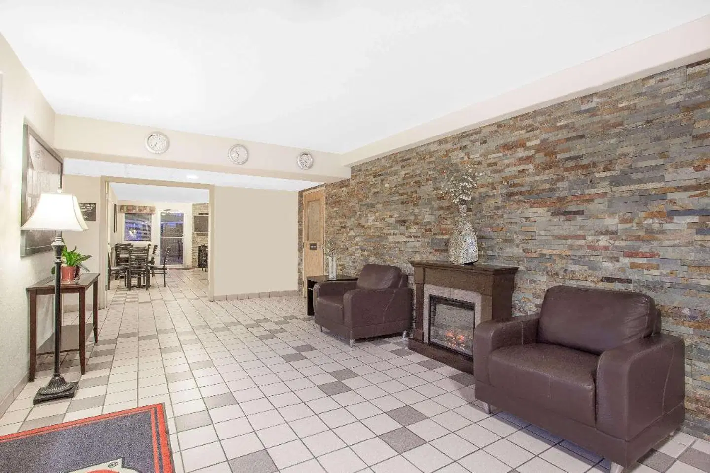 Super 8 by Wyndham Cranbrook LOUNGE_LOBBY