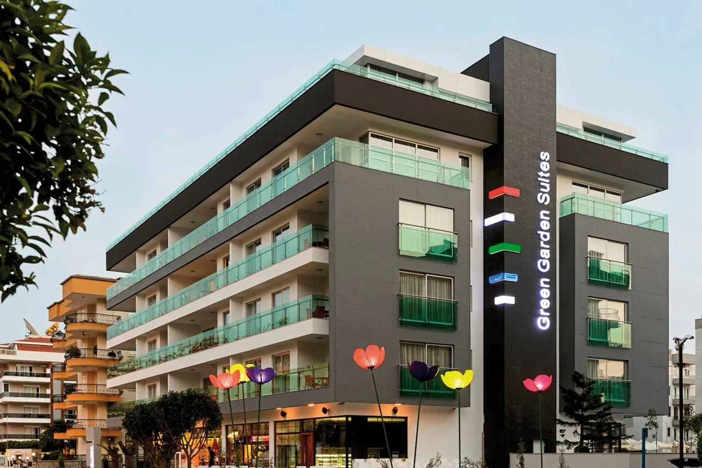 Green Garden Suites EXTERIOR