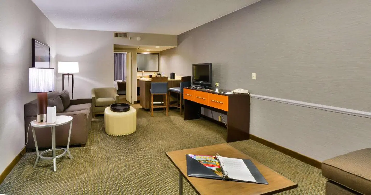 Embassy Suites by Hilton Denver Stapleton ROOM_EXAMPLE