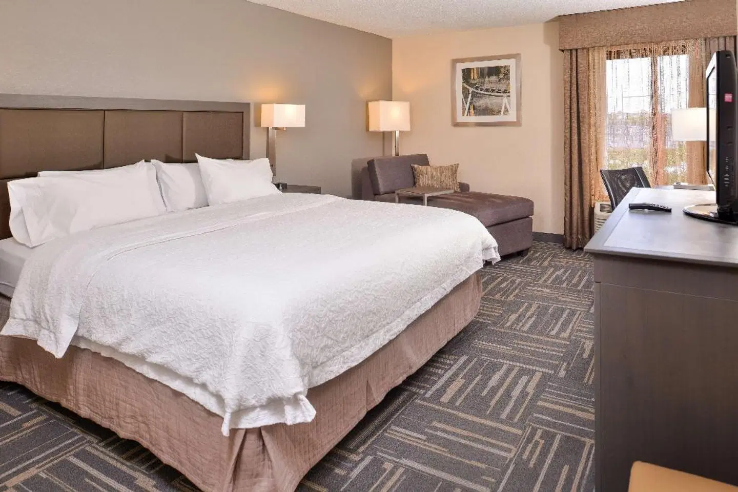 Hampton Inn closest to Universal Orlando ROOM_EXAMPLE