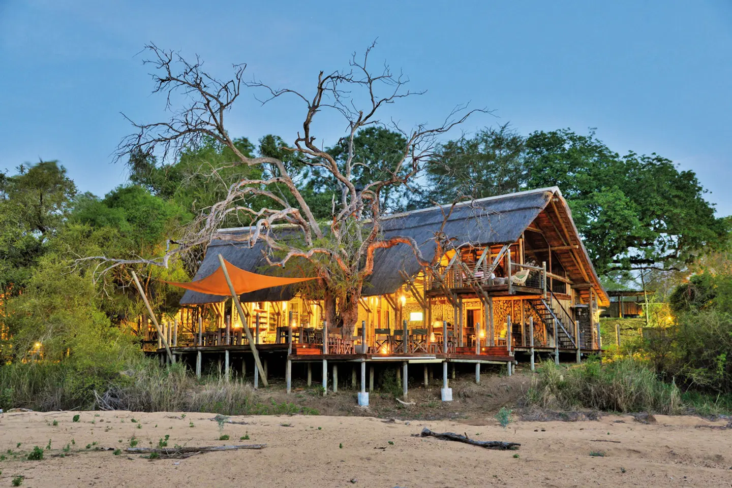 Rhino Post Safari Lodge EXTERIOR