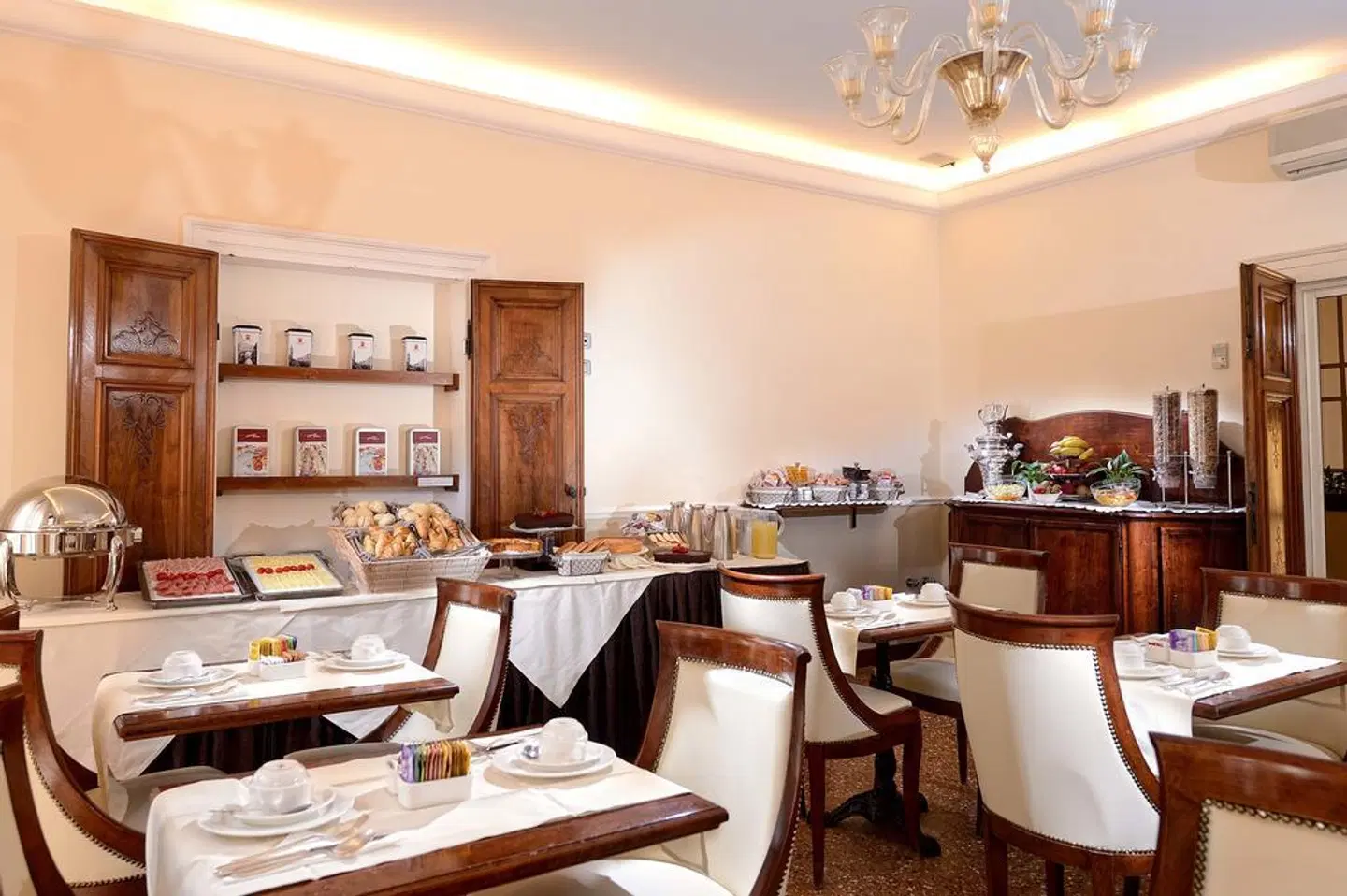 Dell'Opera Restaurant