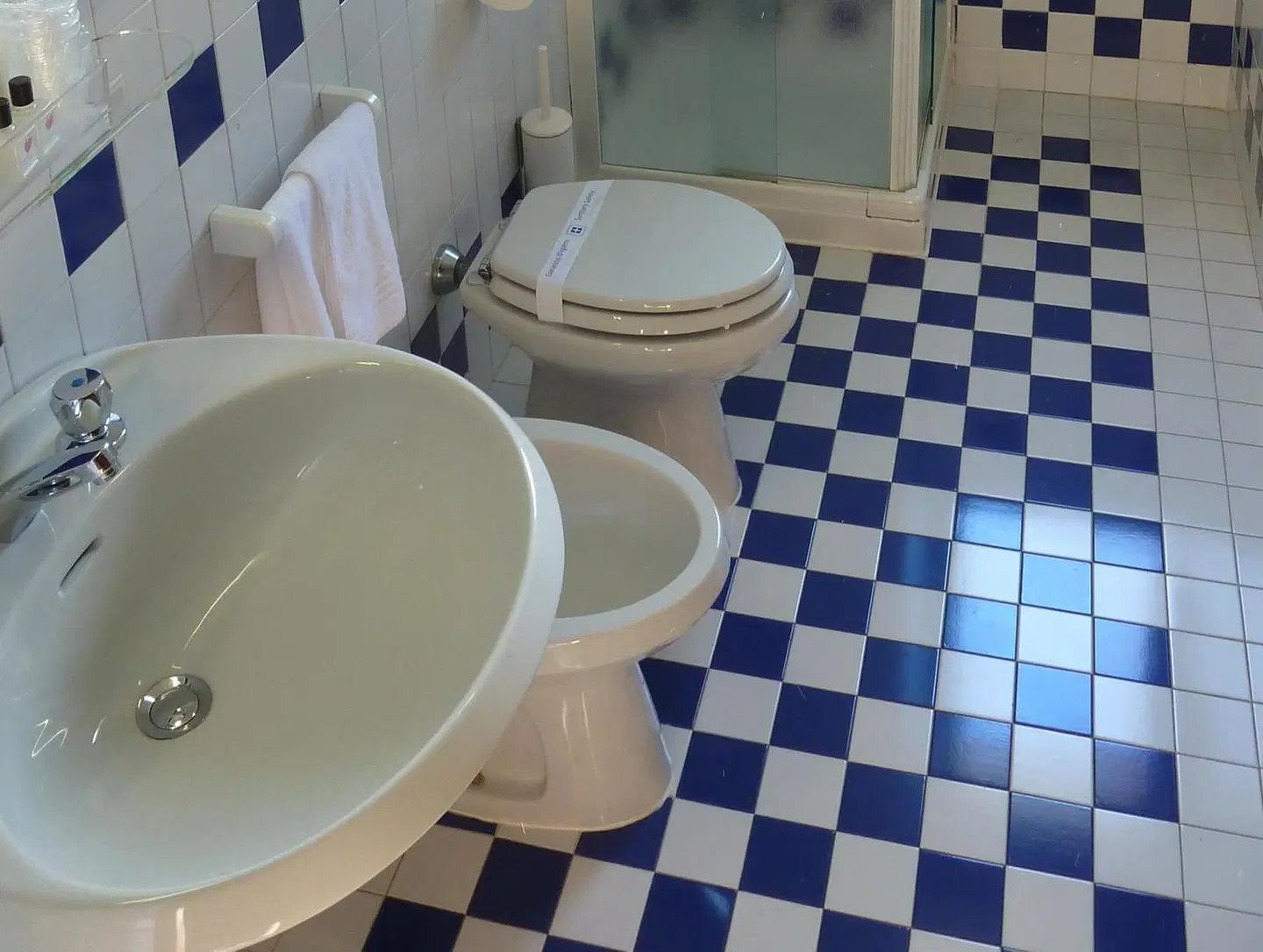 iH Hotels Padova Admiral Badezimmer