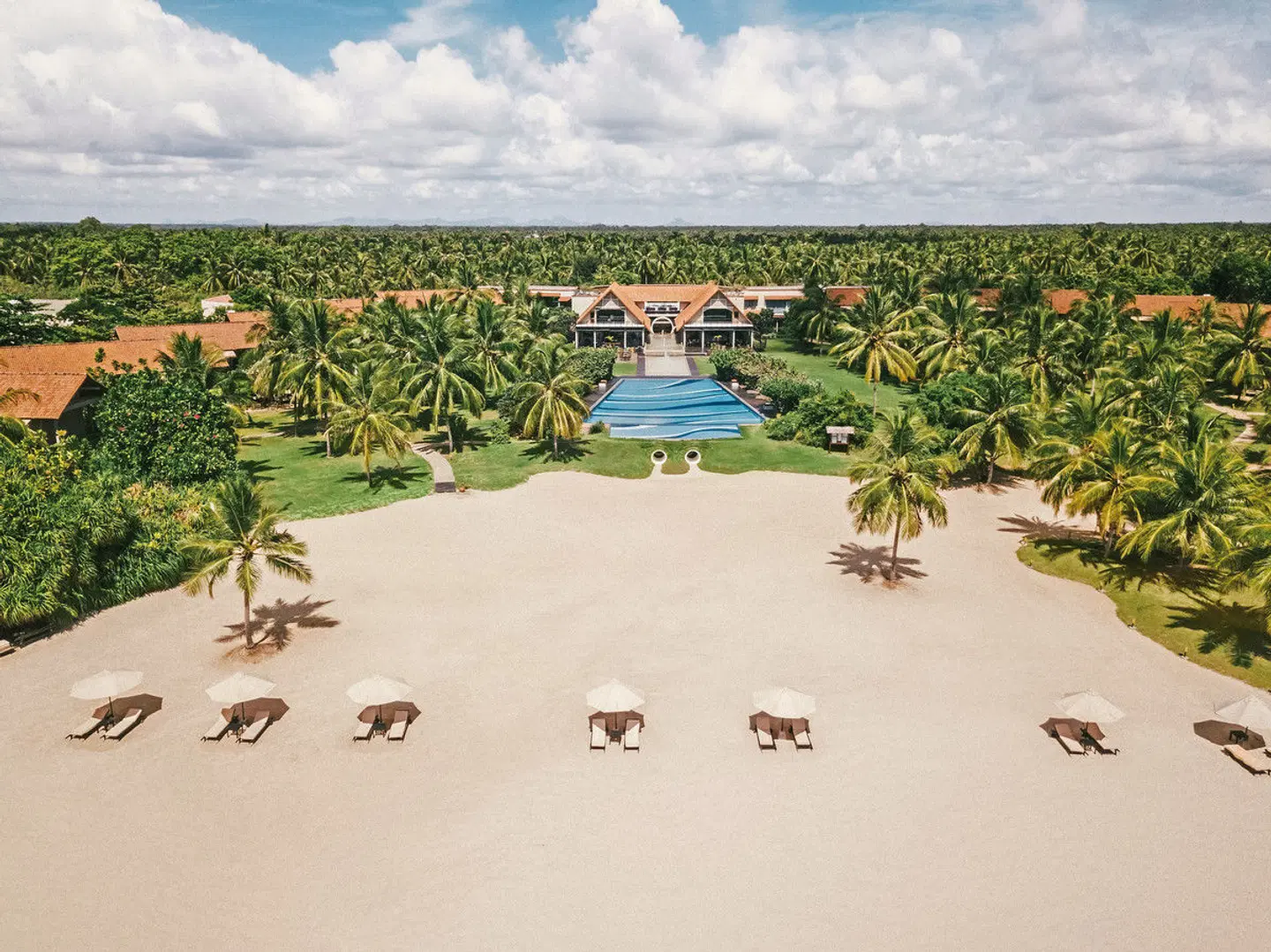 Uga Bay Resort BEACH