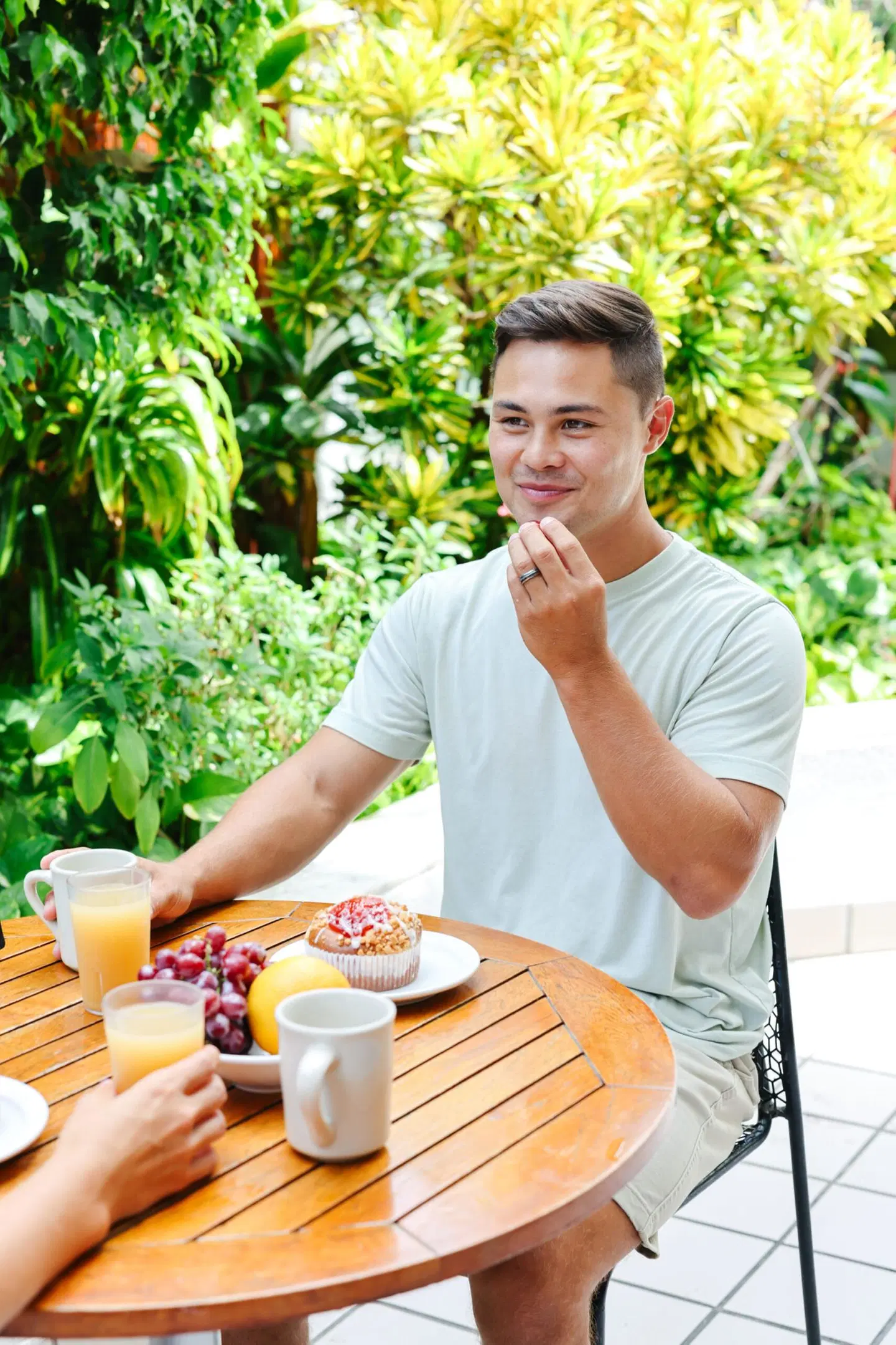 Oasis Hotel Waikiki PEOPLE