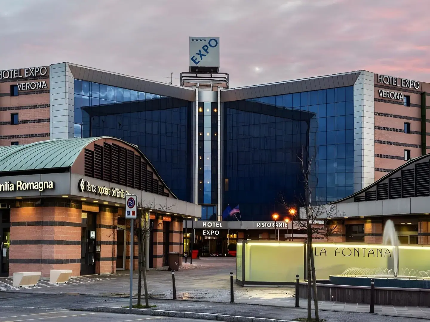 Best Western Plus Hotel Expo Bar