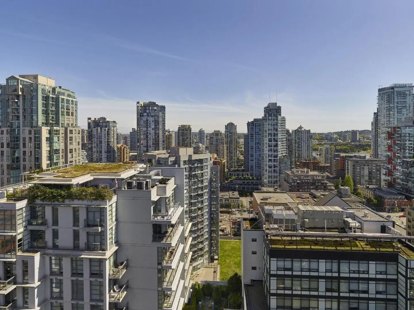 Residence Inn by Marriott Vancouver Downtown EXTERIOR