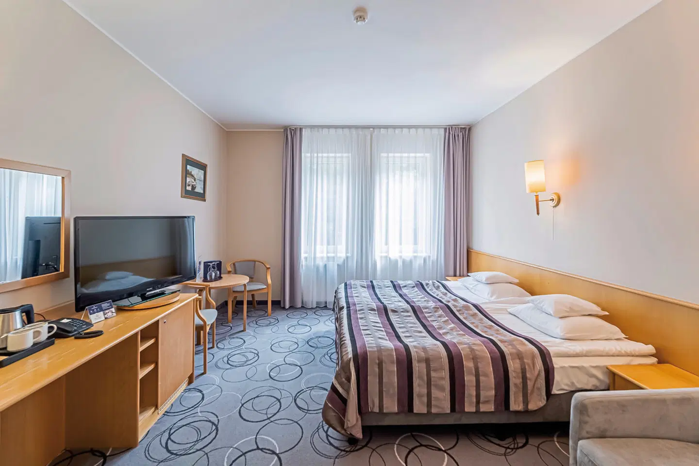 Senator ROOM_EXAMPLE