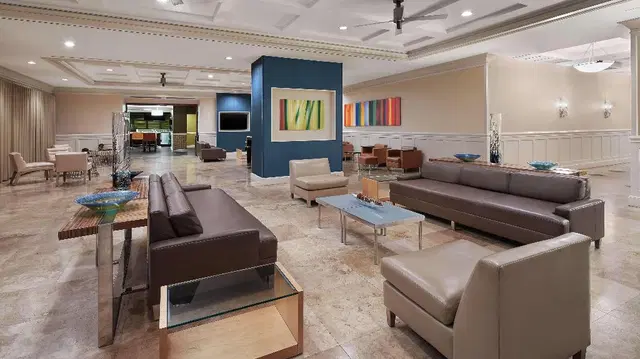 DoubleTree by Hilton Sunrise - Sawgrass Mills LOUNGE_LOBBY