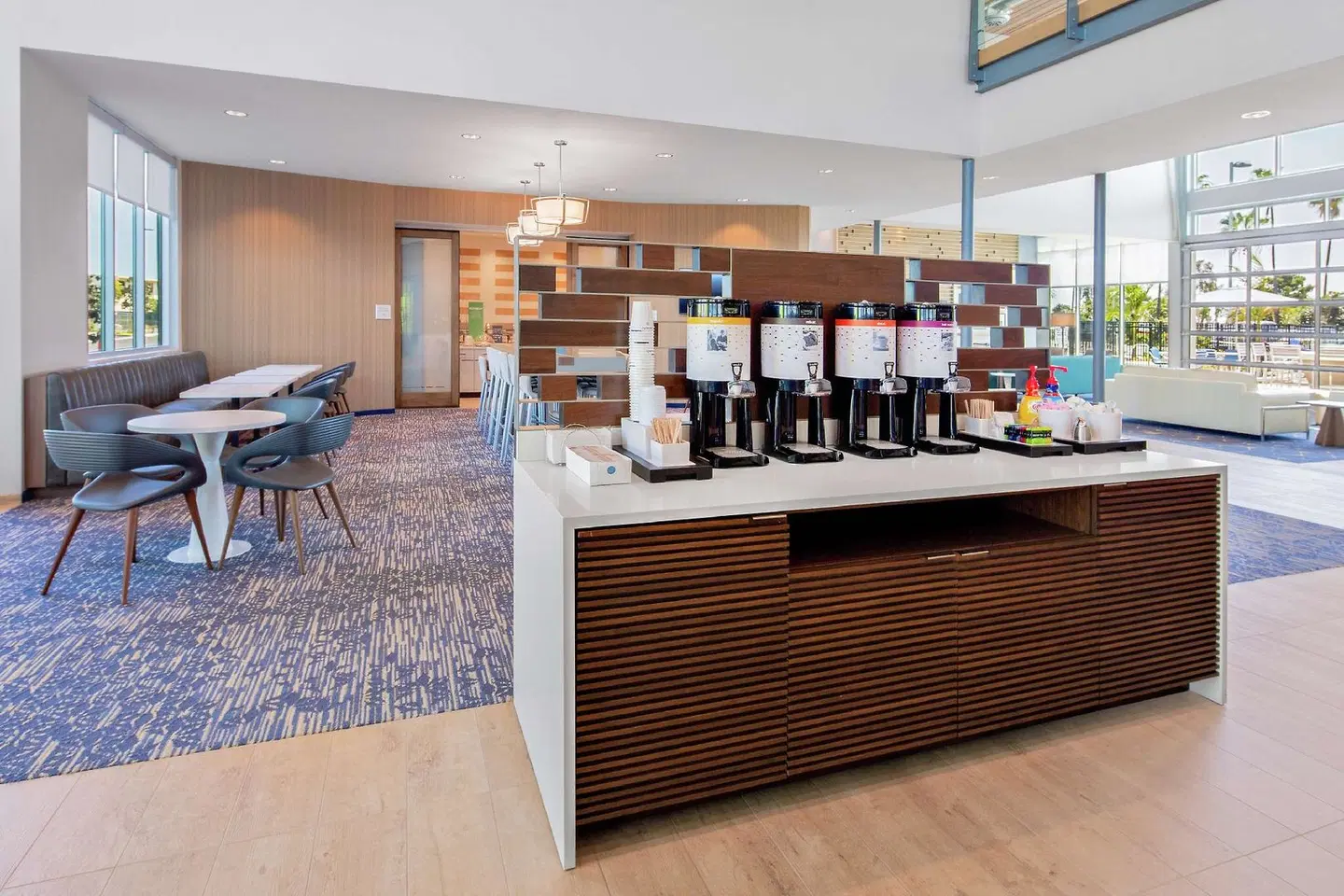 Hampton Inn & Suites San Diego Airport Liberty Station Bar