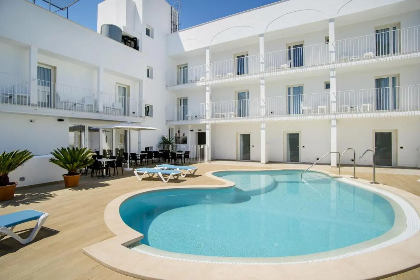 INNER Hotel Rupit OUTDOOR_POOL