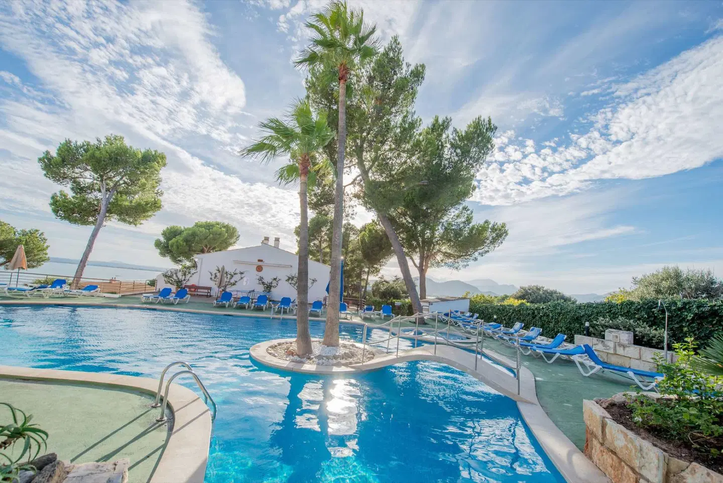 Ona Aucanada Club OUTDOOR_POOL