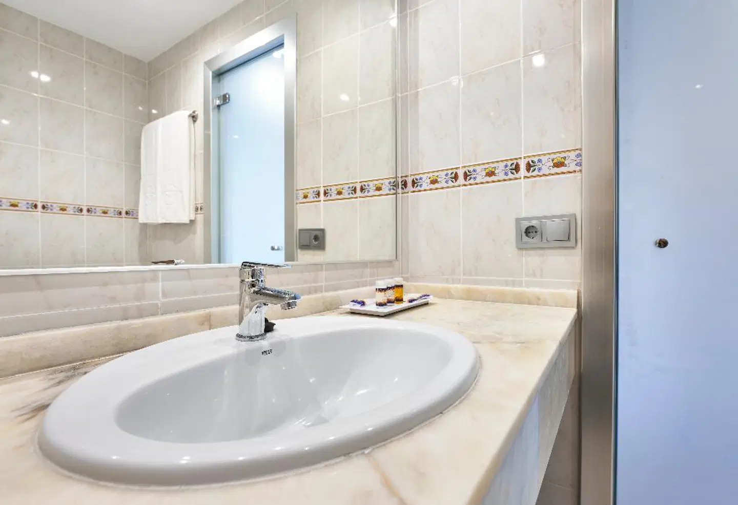 Globales Torrenova Badezimmer