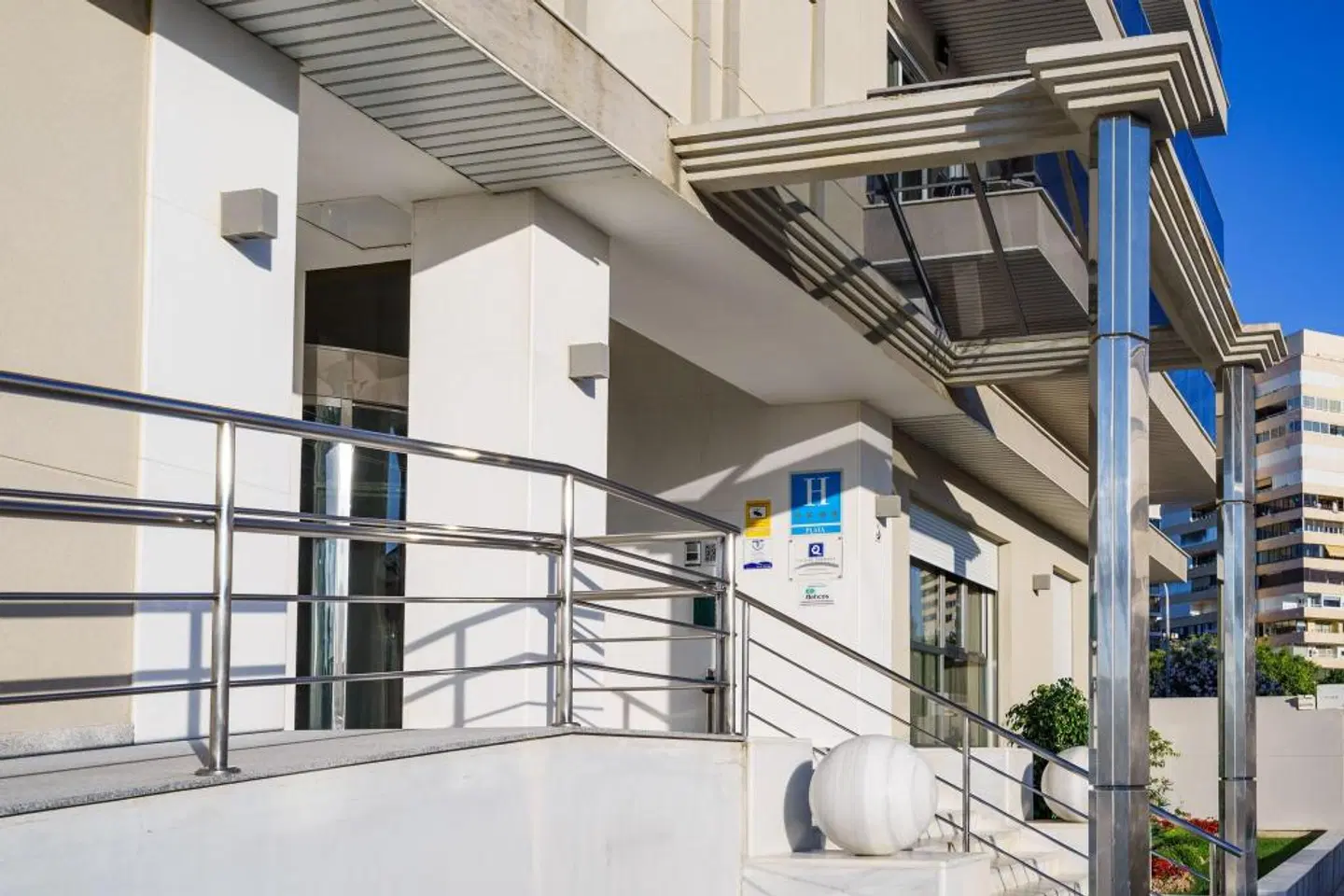 Isabel HEALTH_BEAUTY