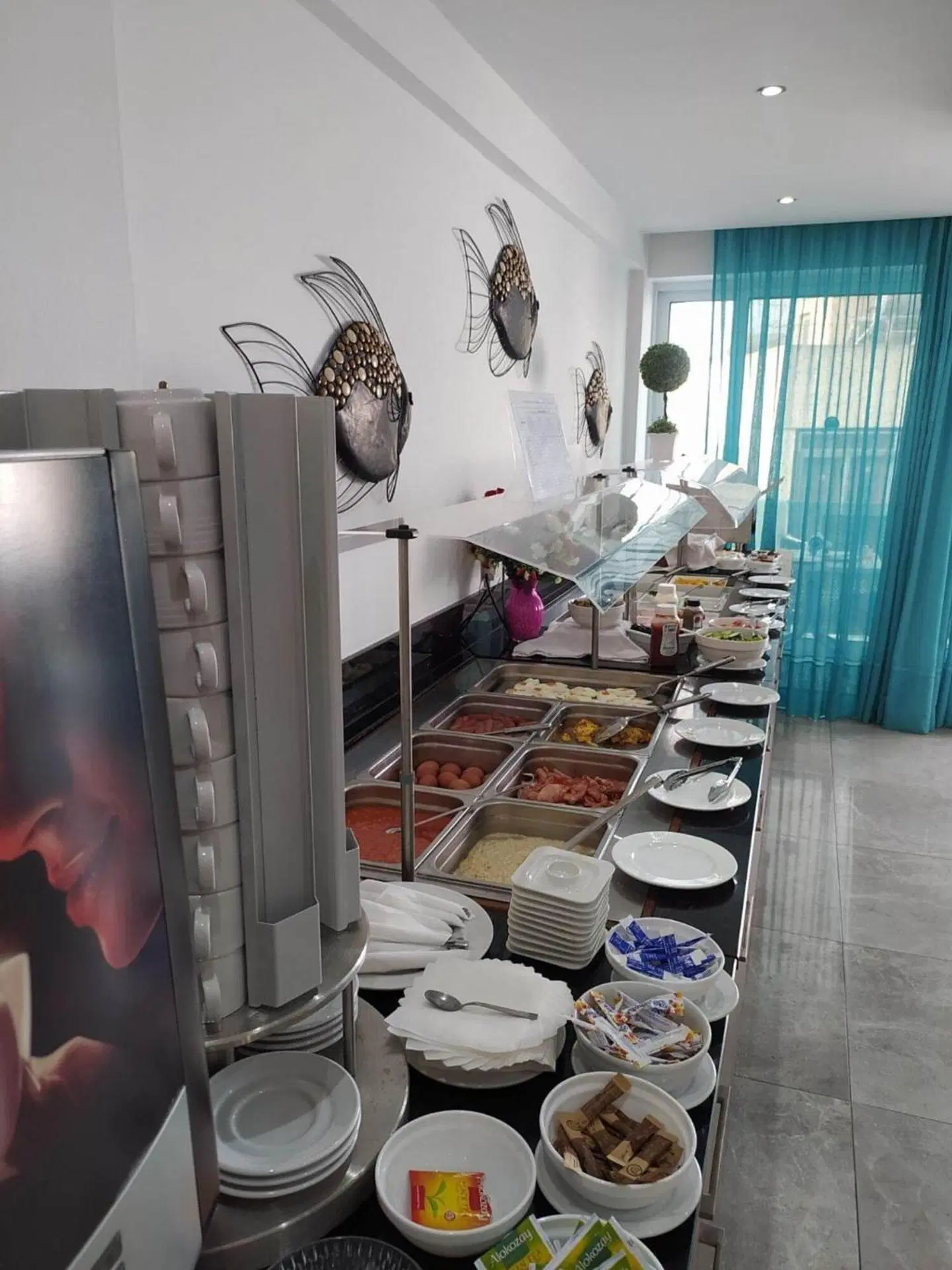 Sunny Blue Hotel Bar