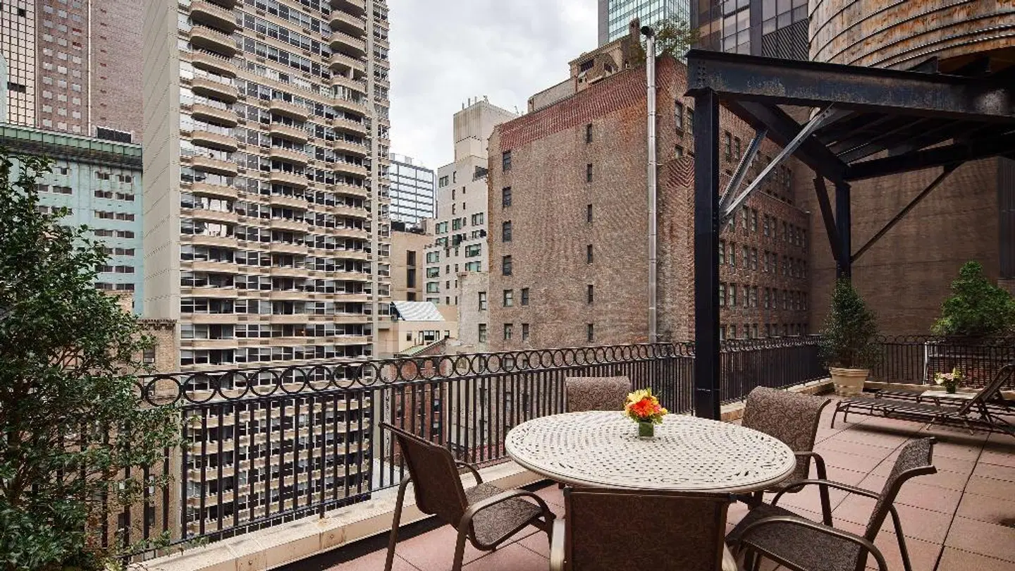 Best Western Plus Hospitality House Suites Terrasse