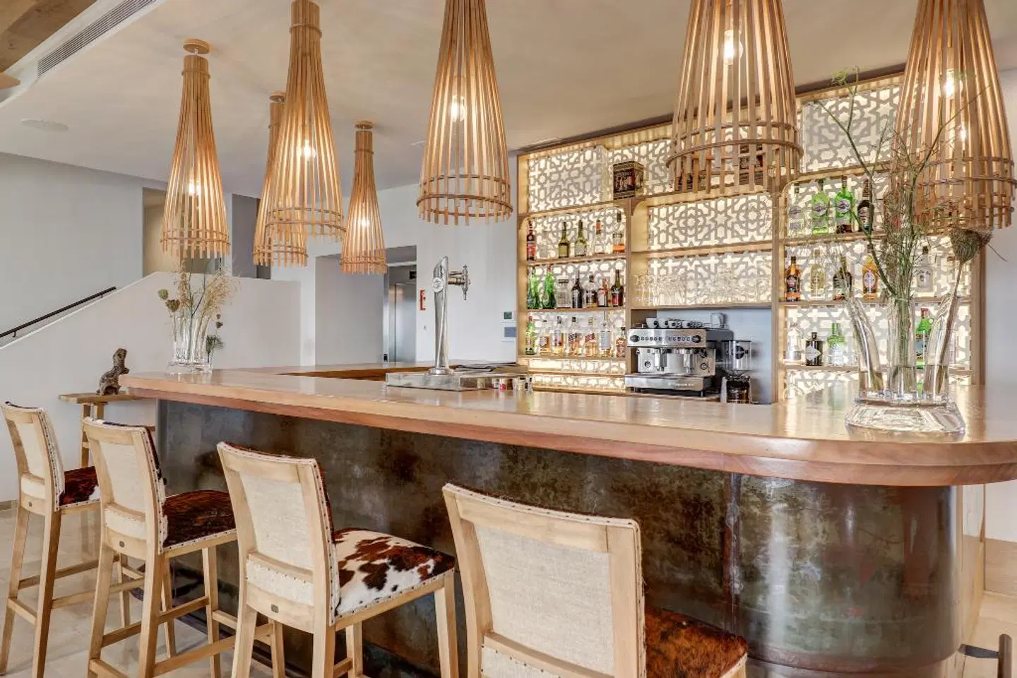 Hoposa Pollentia Bar