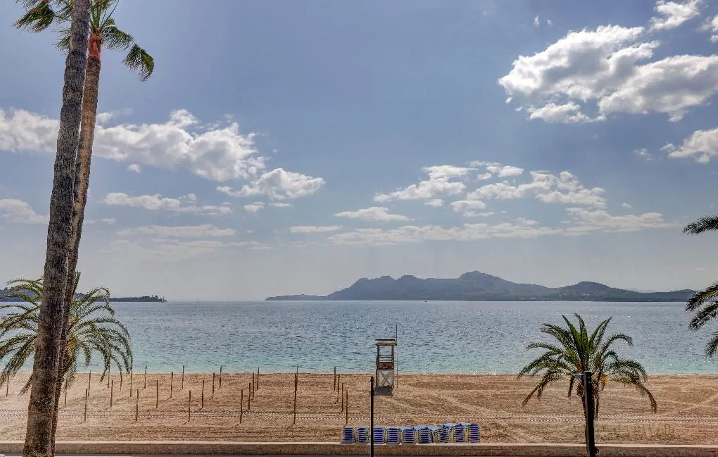 Hoposa Pollentia Strand