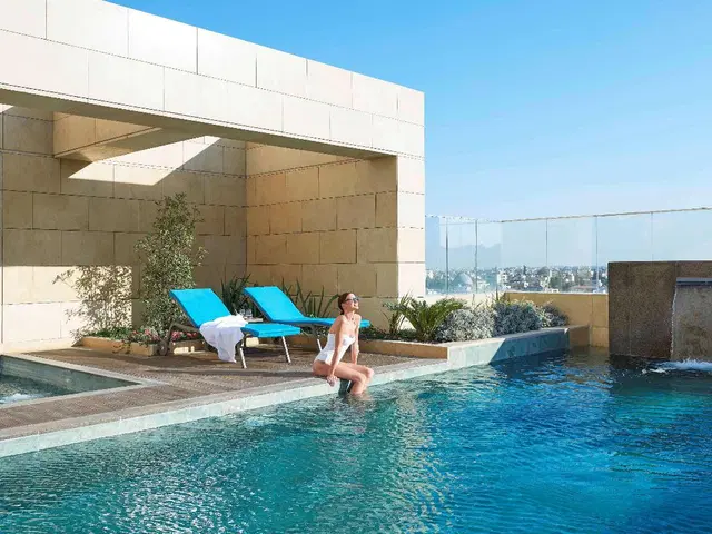 Fairmont Amman OUTDOOR_POOL