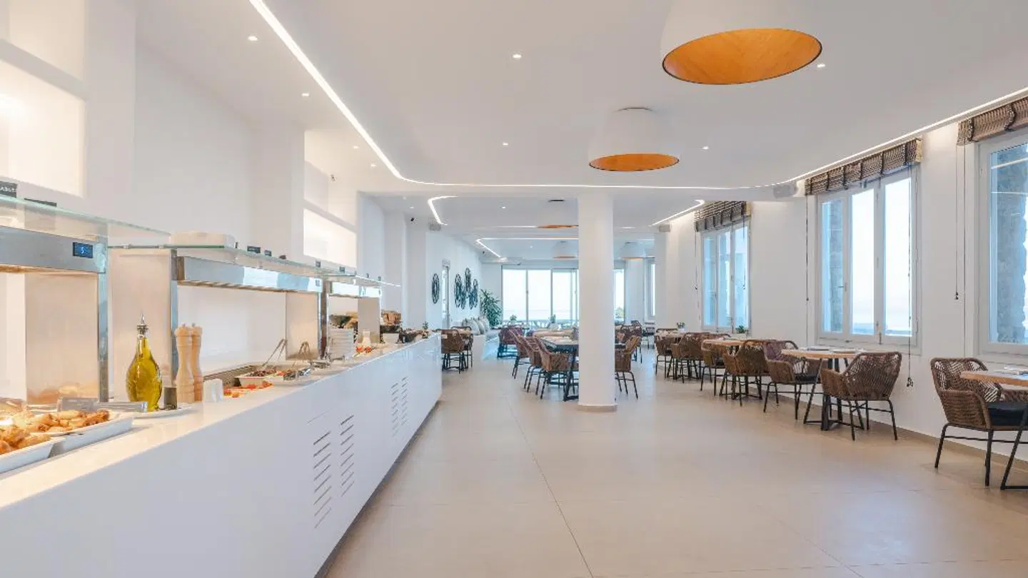 Manoulas Beach Hotel Bar