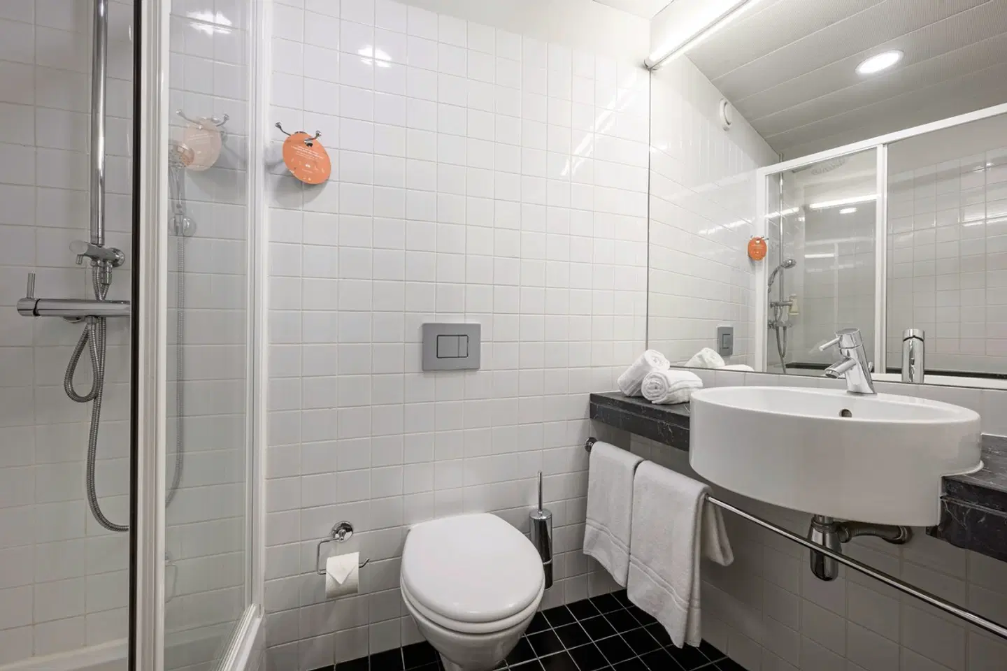 Star Inn Porto Badezimmer