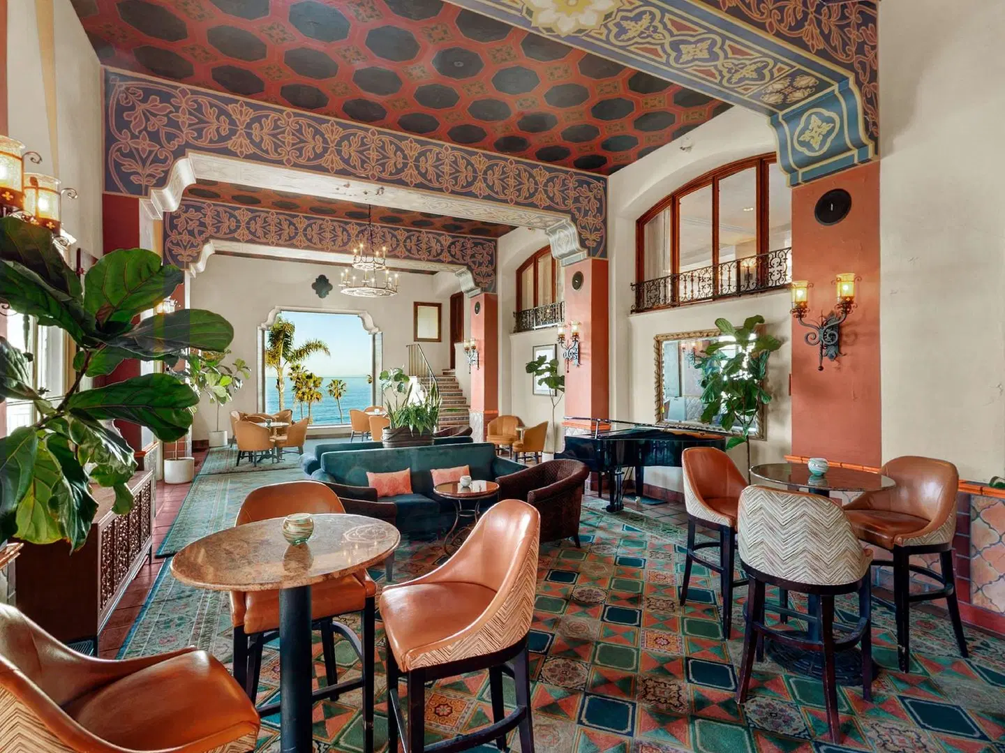 La Valencia Hotel Bar