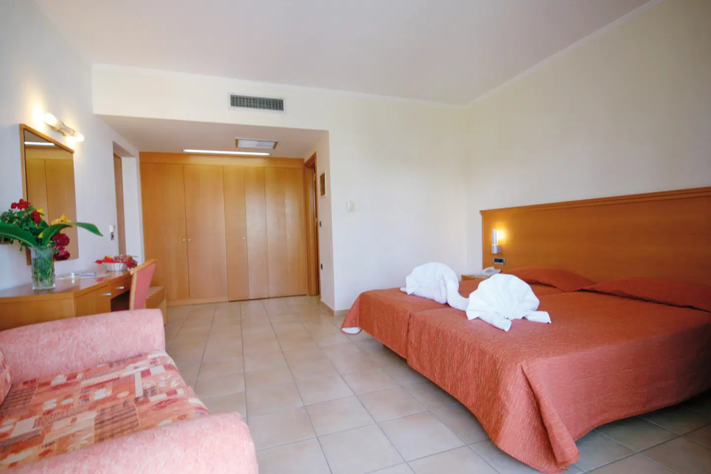 Tigaki Beach ROOM_EXAMPLE