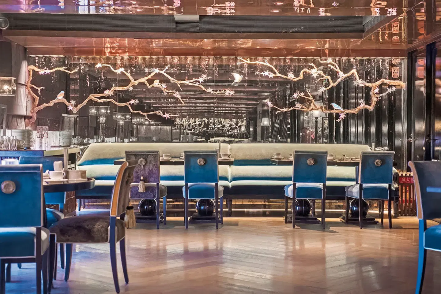 Palais de Chine Hotel Bar