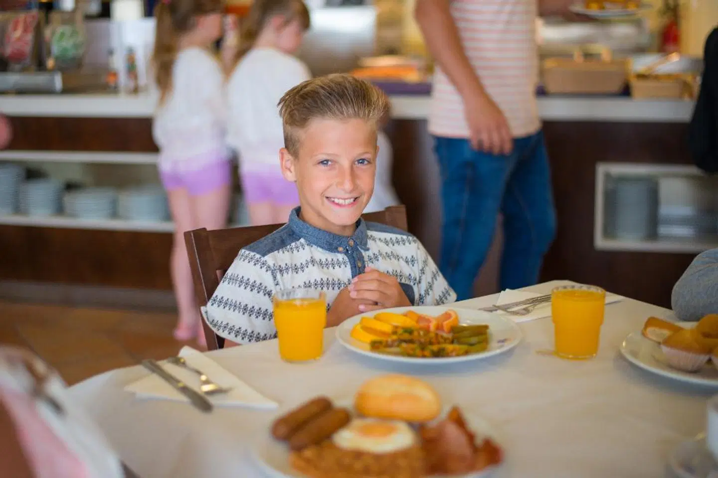 Holiday Center PEOPLE