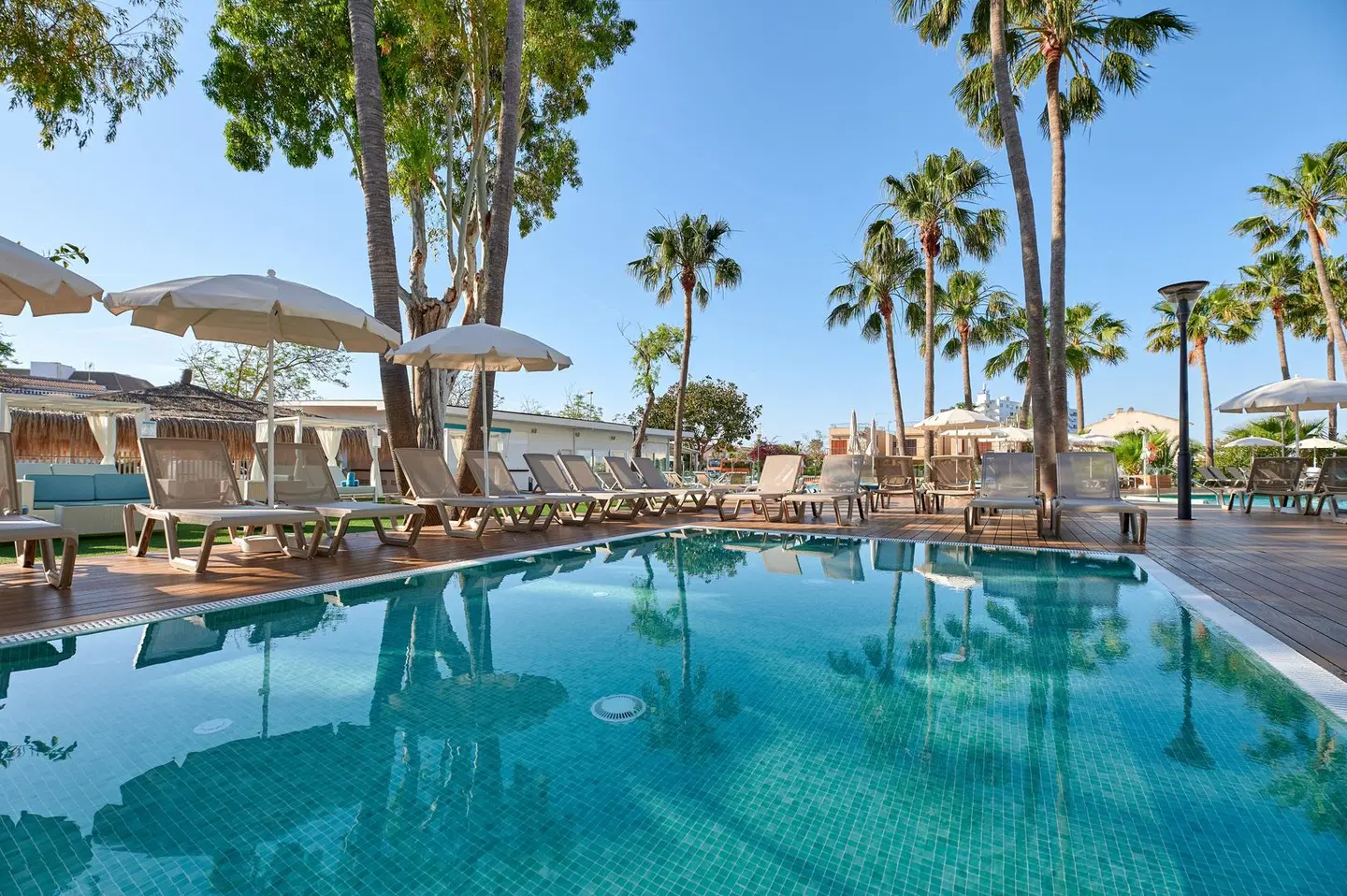Alua Boccaccio Mallorca OUTDOOR_POOL