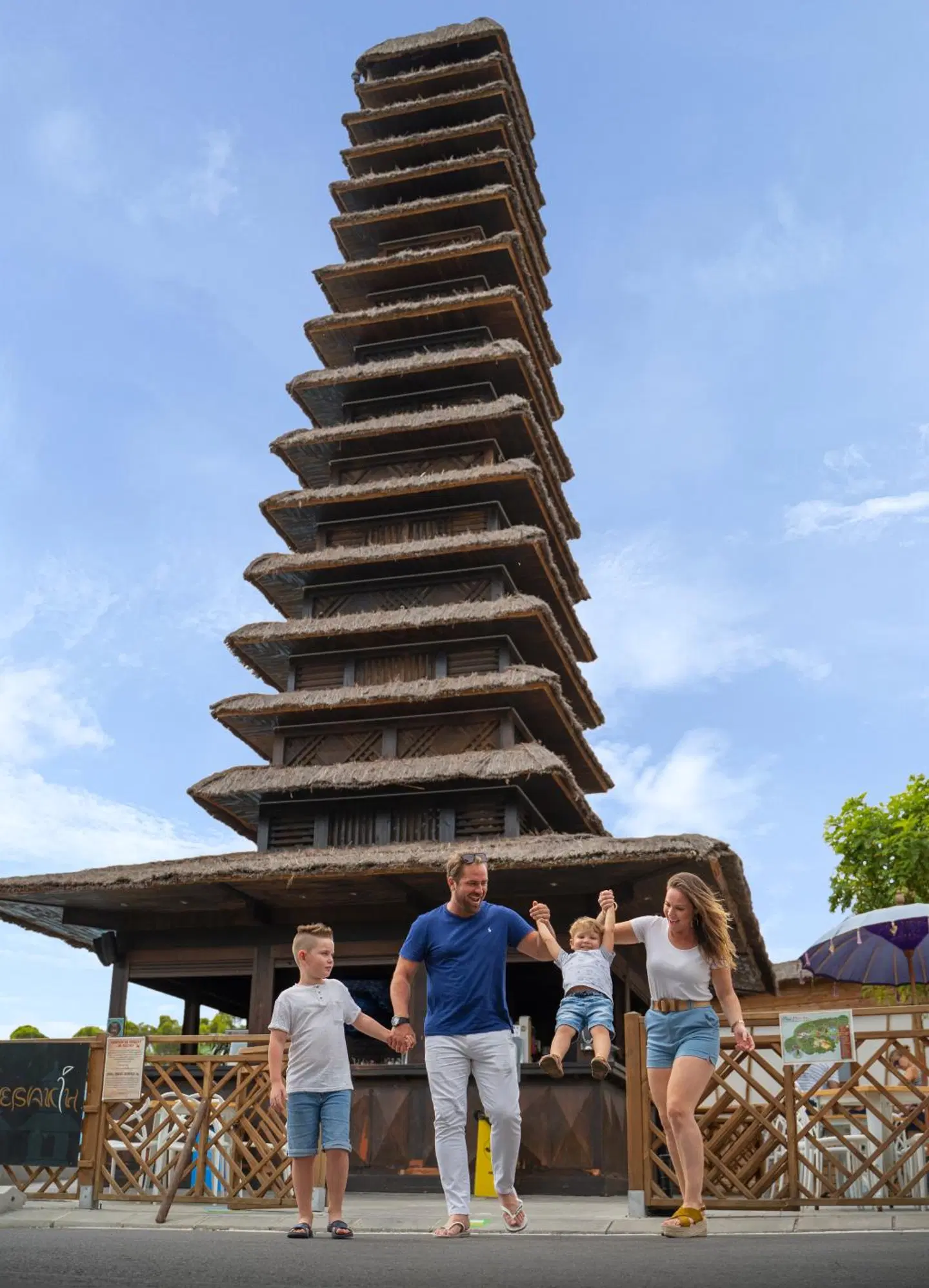 Magic Natura Animal, Waterpark Polynesian Lodge Resort PEOPLE