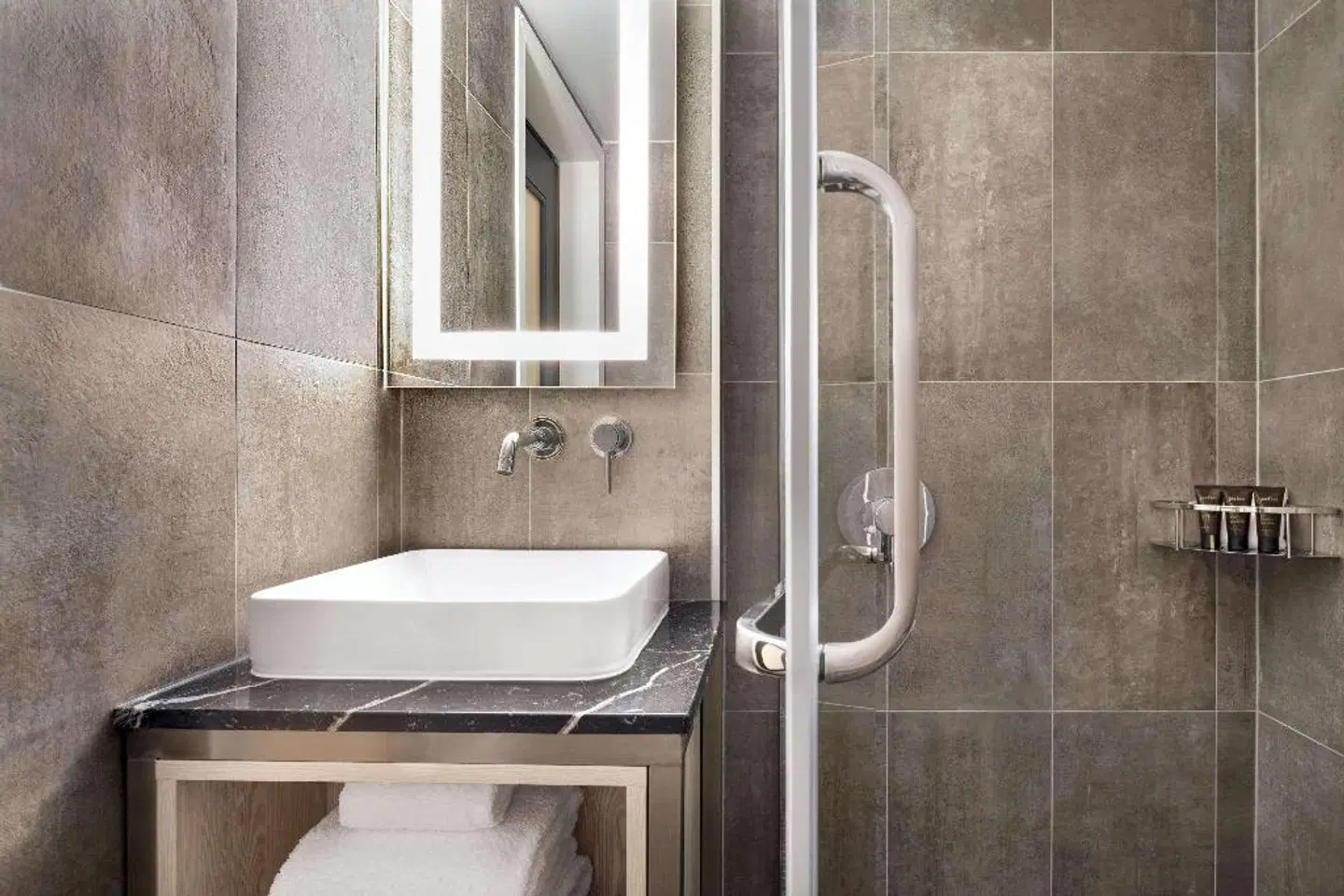 Wingate by Wyndham New York Midtown South/5th Ave Badezimmer