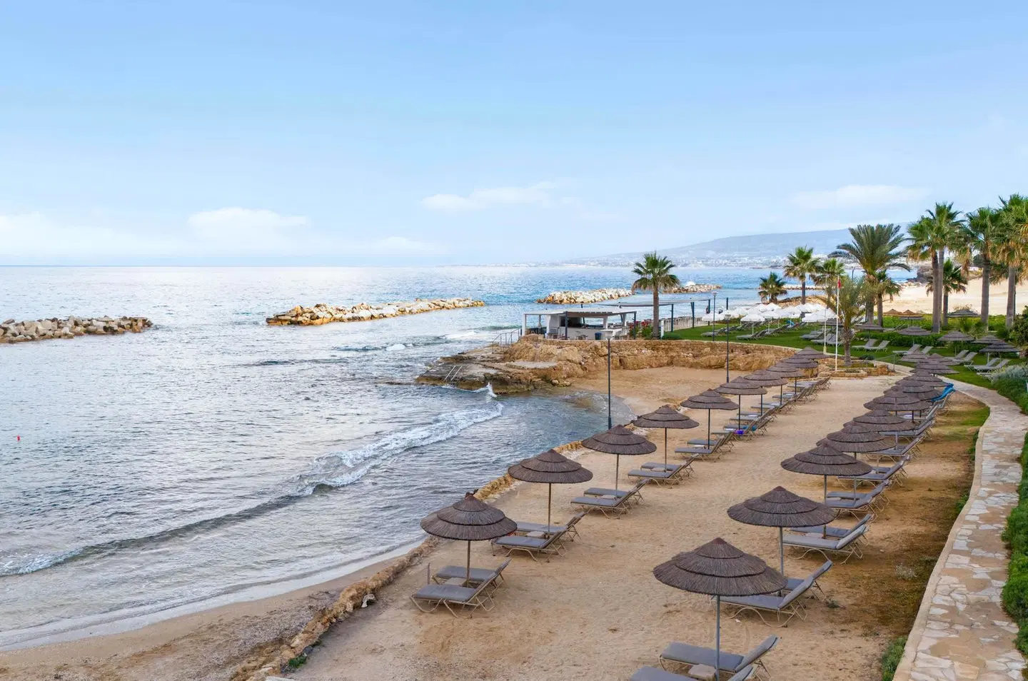 St. George Beach Hotel & Spa Resort Strand