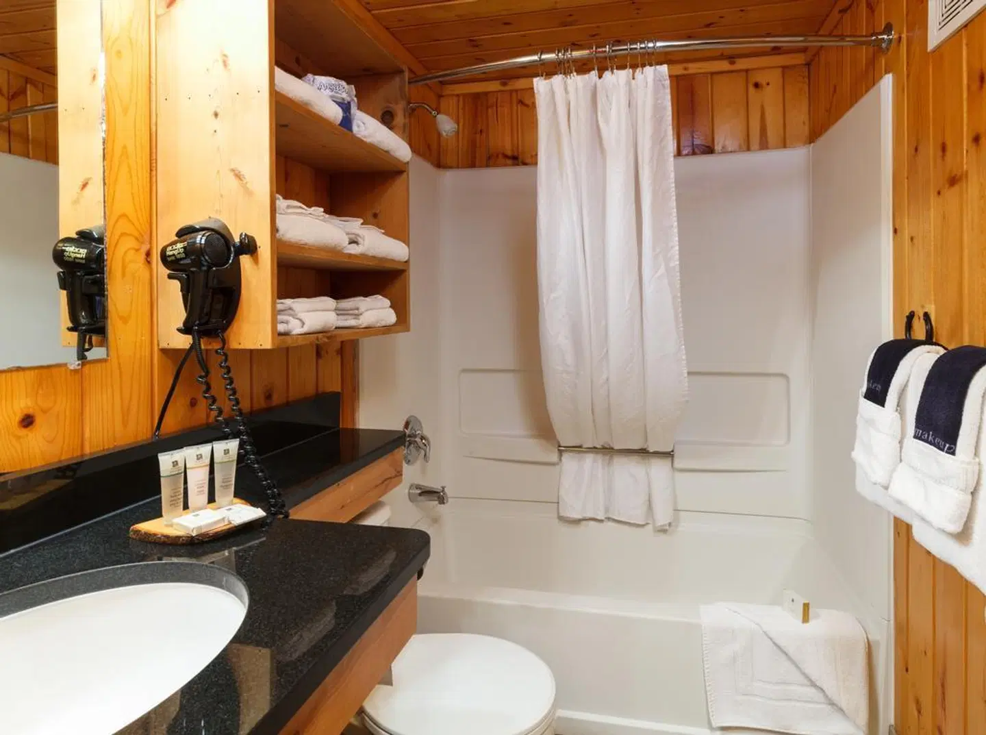 Cowboy Village Resort Badezimmer