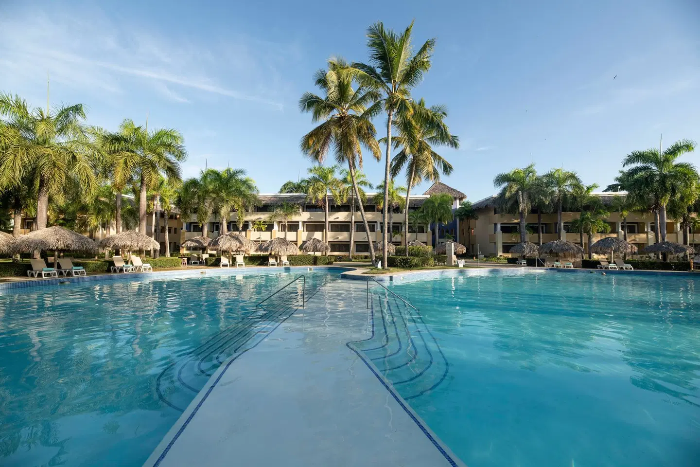 Iberostar Waves Costa Dorada OUTDOOR_POOL