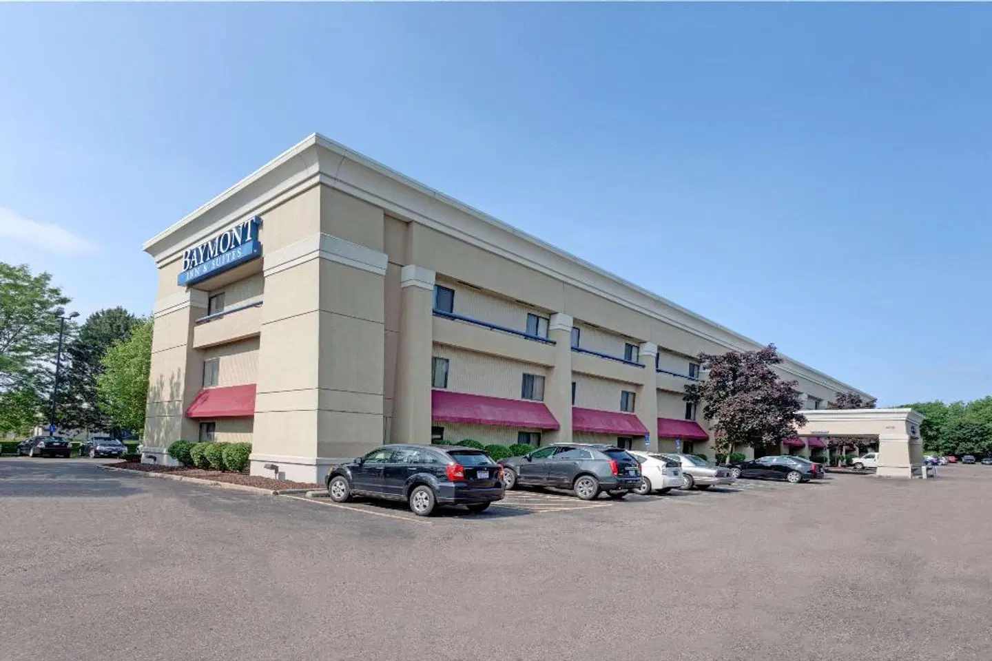 Baymont by Wyndham Detroit Airport/Romulus EXTERIOR