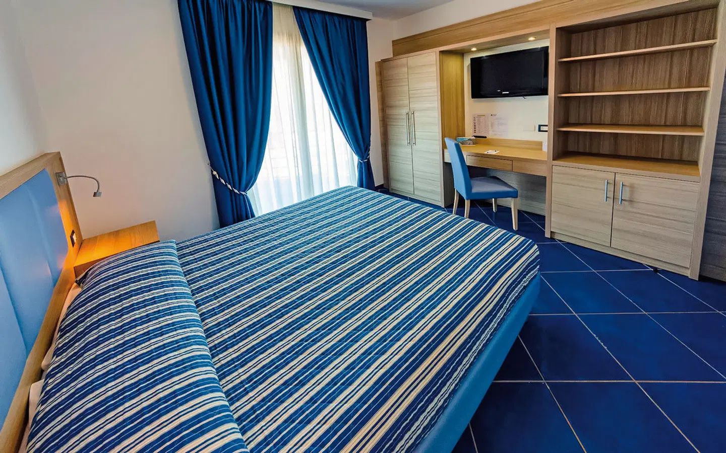 Astro Suite Hotel ROOM_EXAMPLE