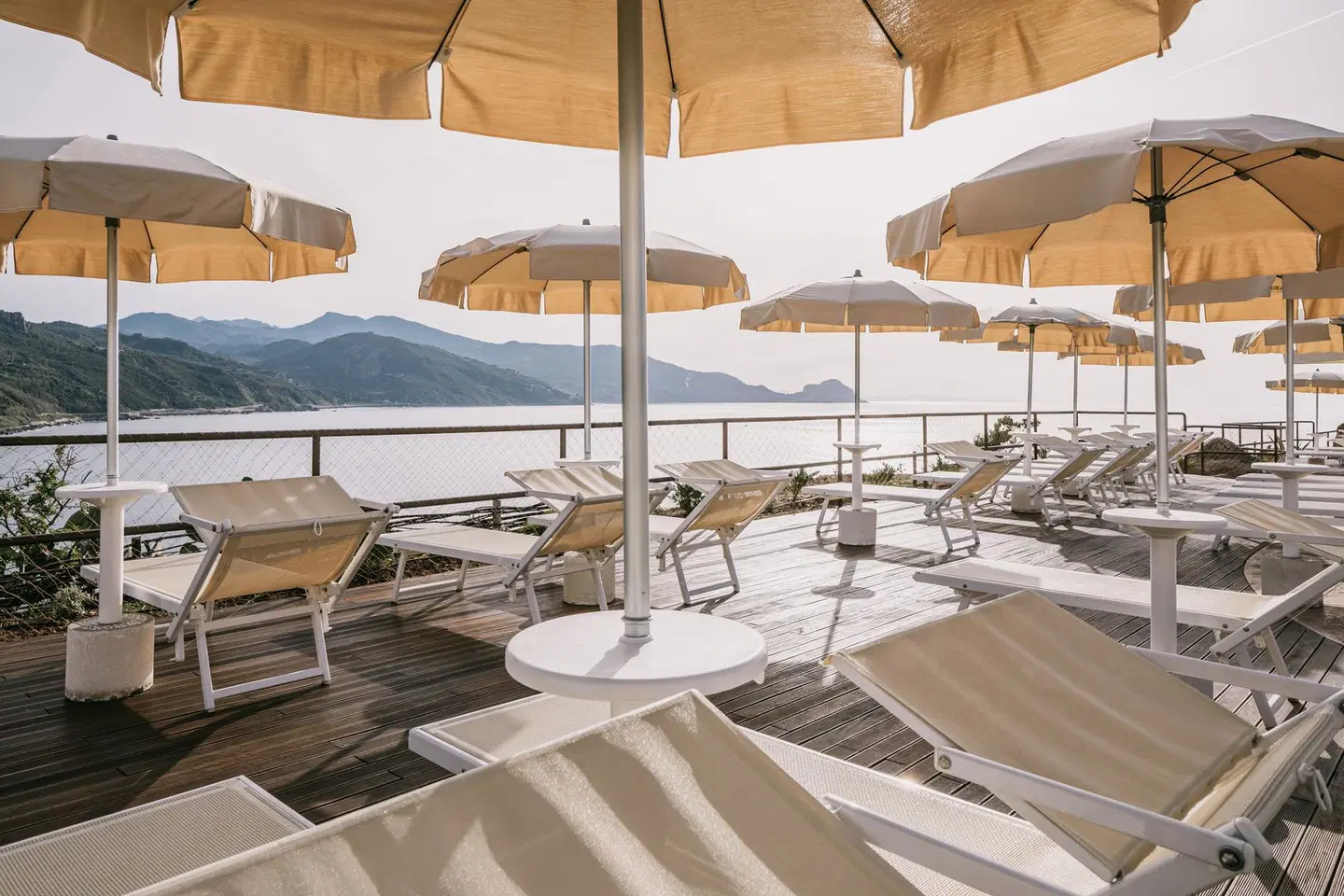 Mangia's Pollina Resort Terrasse