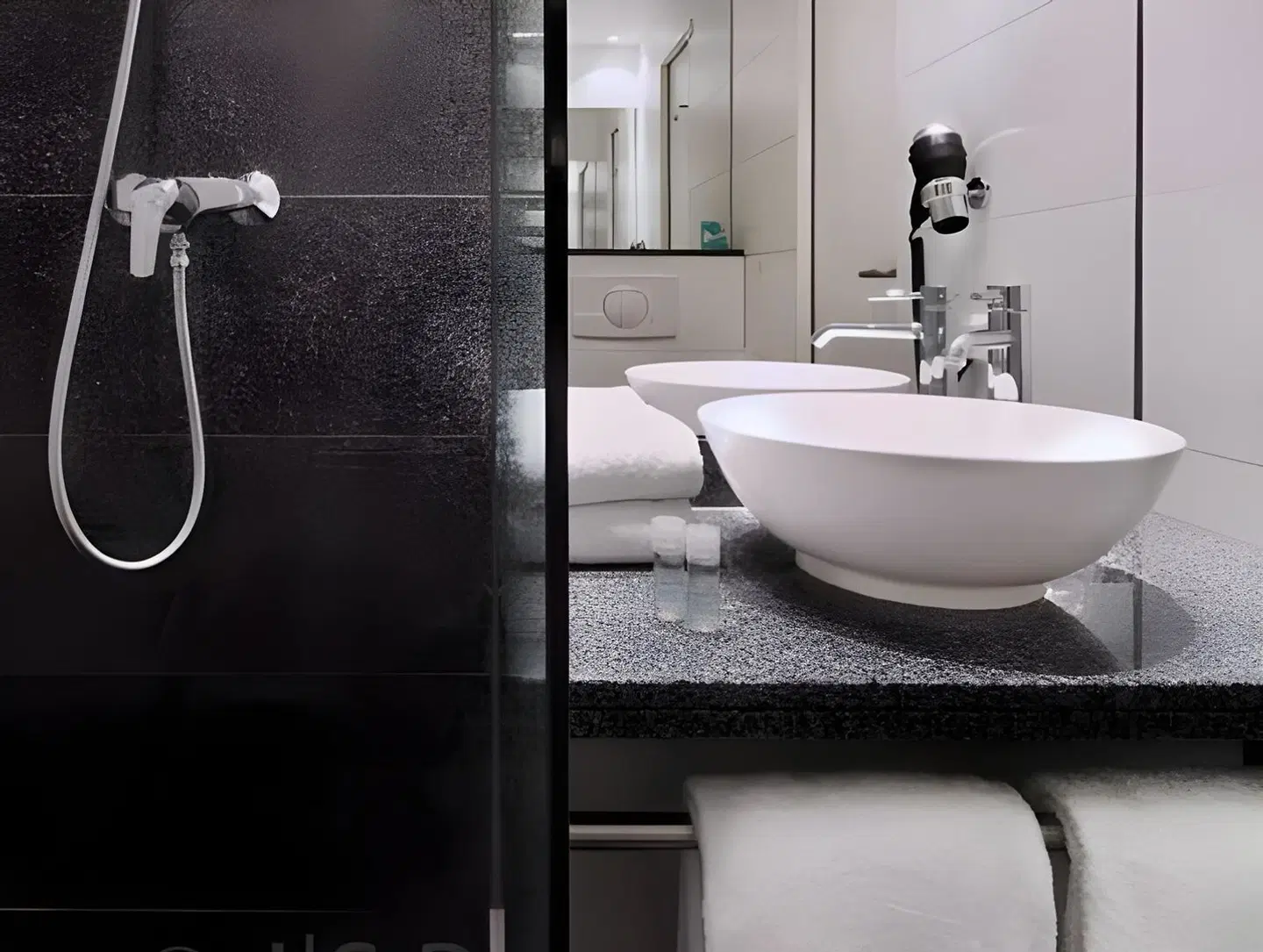 Motel One München-Garching Badezimmer