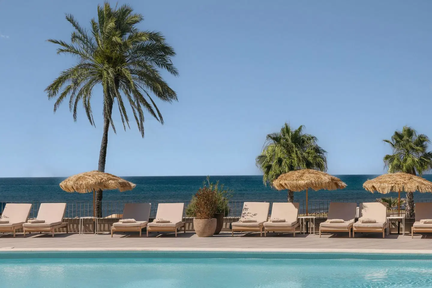 ME Sitges Terramar OUTDOOR_POOL