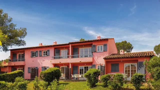 SOWELL RESIDENCES Les Chênes Verts EXTERIOR