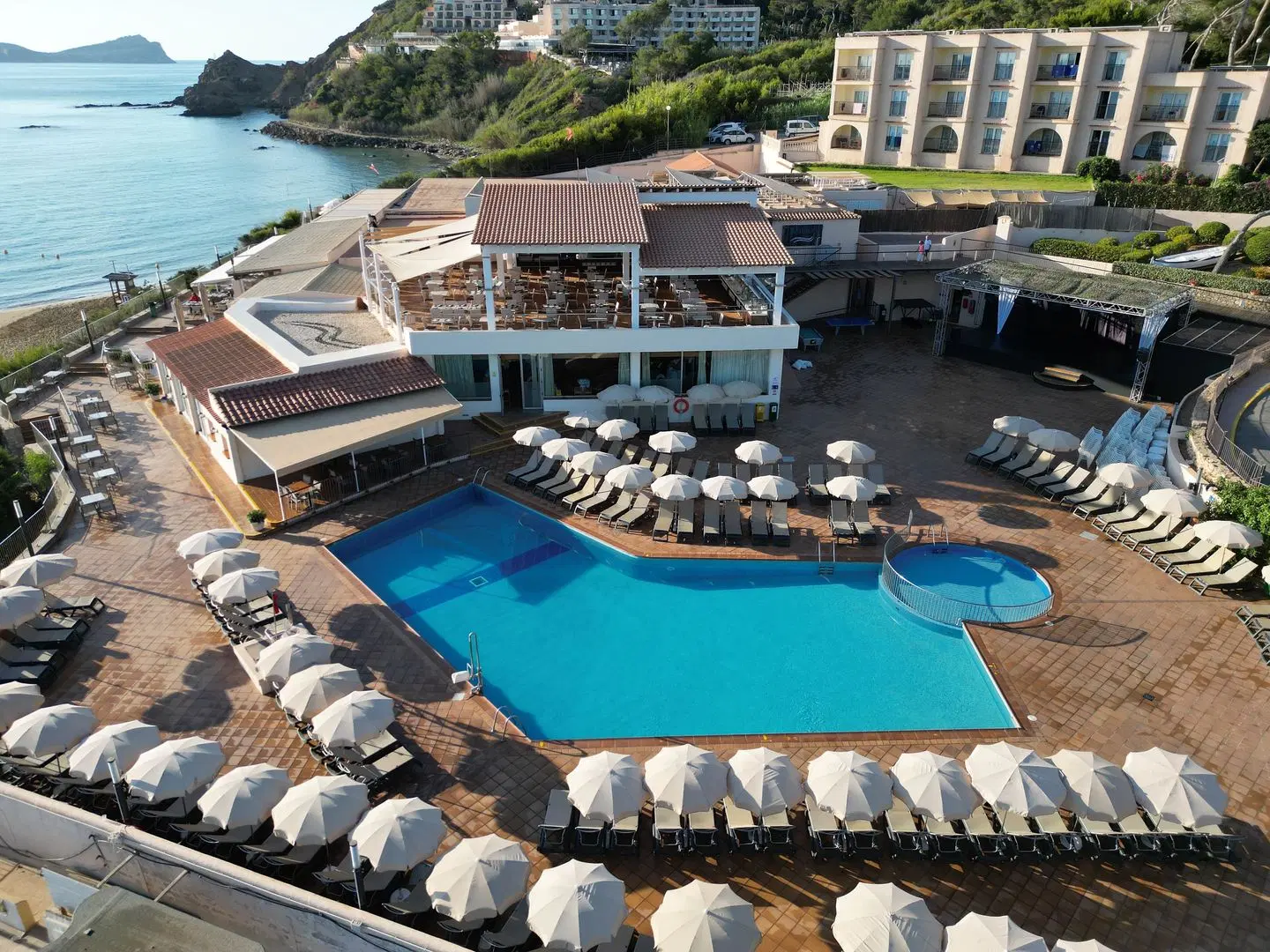 Invisa Cala Blanca OUTDOOR_POOL