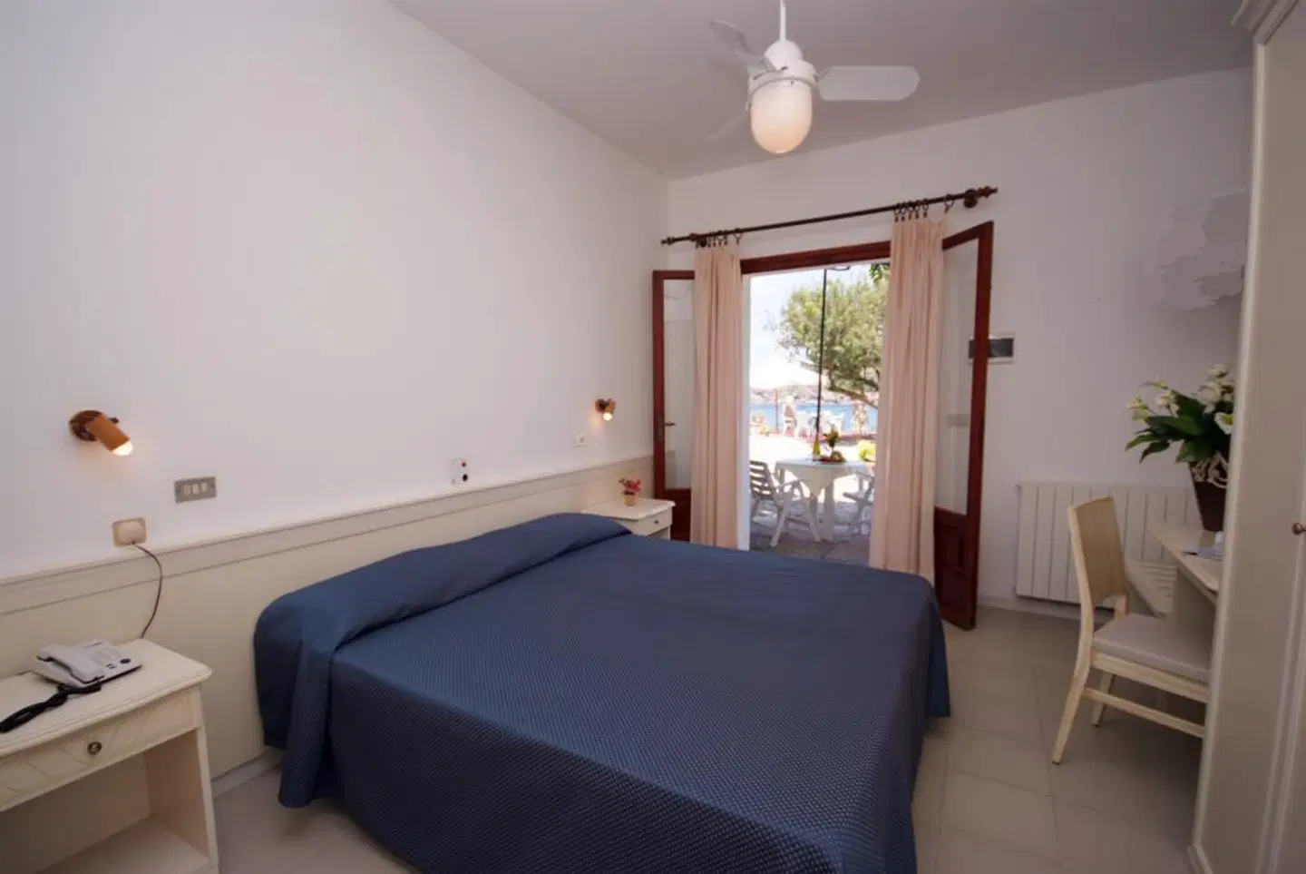 Hotel Dino ROOM_EXAMPLE