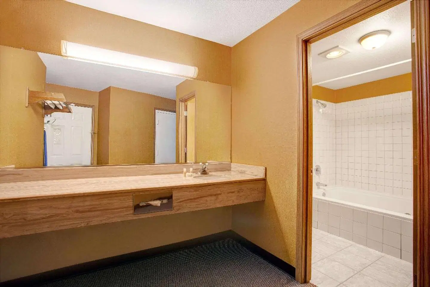 Days Inn by Wyndham Federal Way Badezimmer