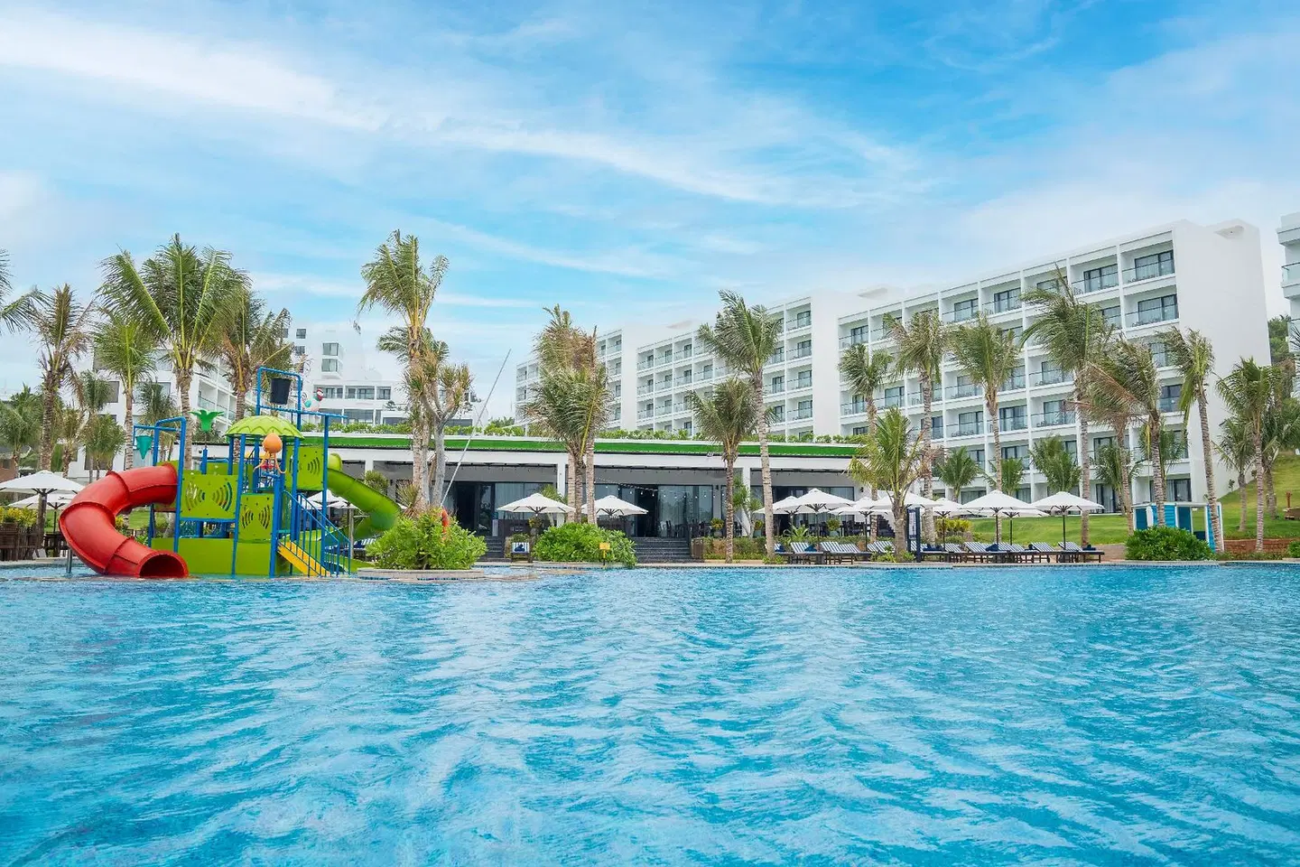 Asteria Mui Ne Resort OUTDOOR_POOL