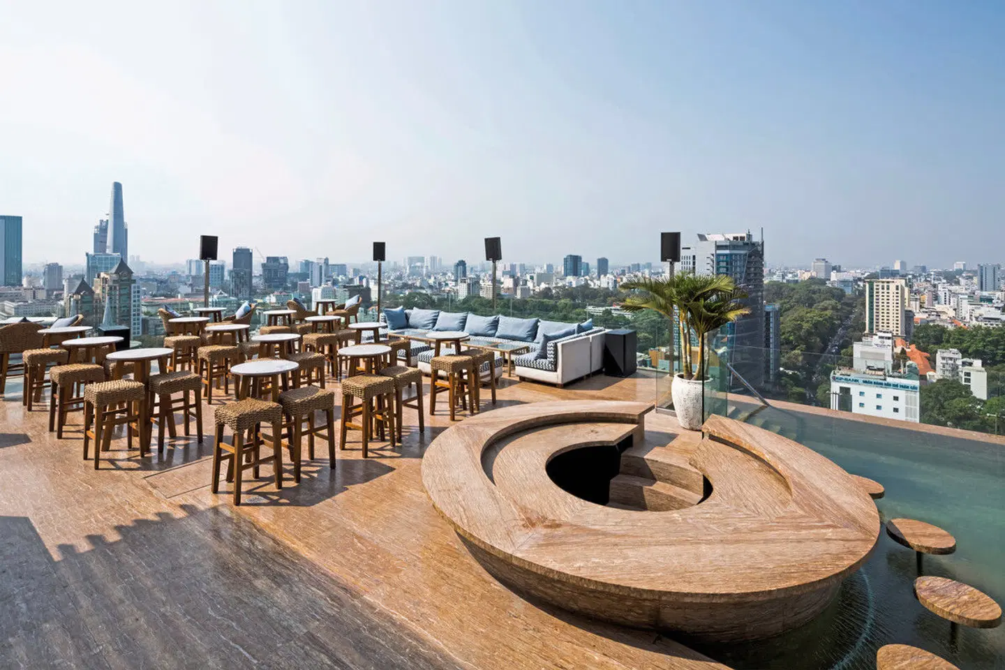 Hotel des Arts Saigon - MGallery Collection Terrasse