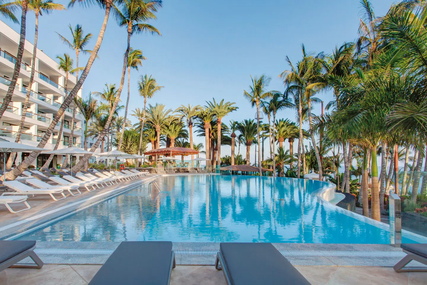 Fariones OUTDOOR_POOL