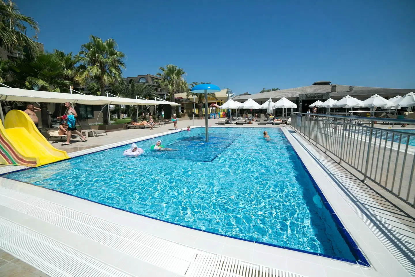 Sailor's Beach Club OUTDOOR_POOL