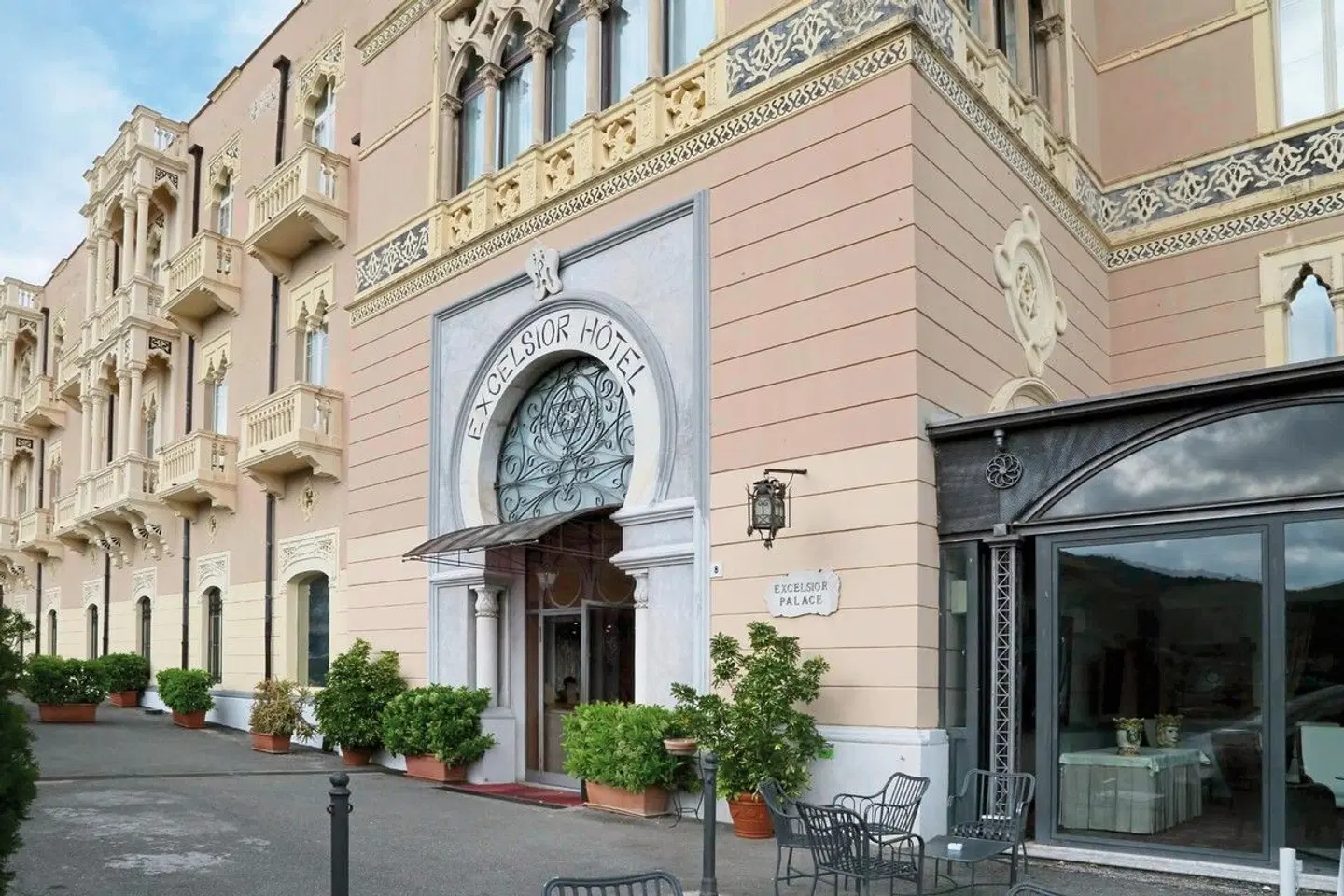 Excelsior Palace EXTERIOR