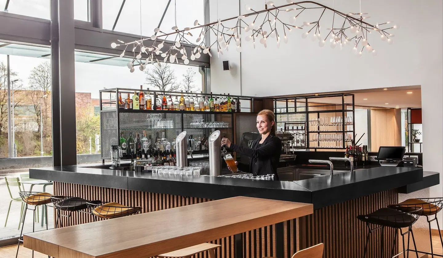 Holiday Inn Munich - Leuchtenbergring Bar